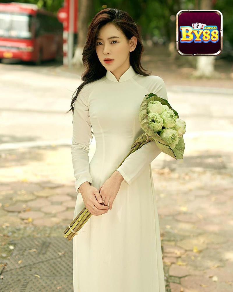 Tác giả Dĩnh Ly